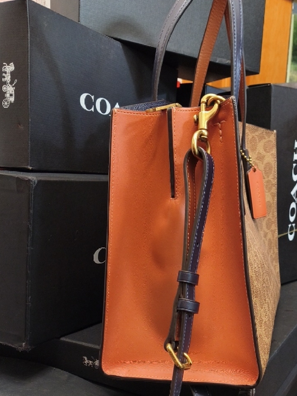 Coach Charlie Carryall In Signature Canvas No. 69481 - Picture 4 of 11